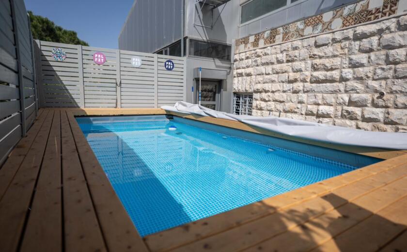 السباحة للأطفال